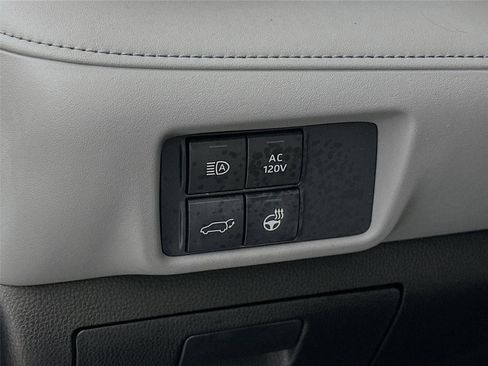 Used 2021 Toyota Highlander Limited AWD/4WD image 14