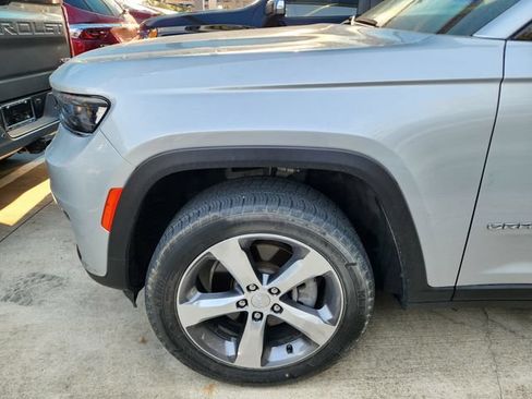Used 2021 Jeep Grand Cherokee L Limited AWD/4WD image 6