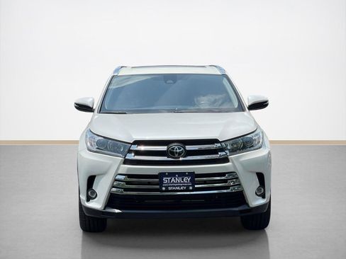 Used 2019 Toyota Highlander Limited FWD image 3