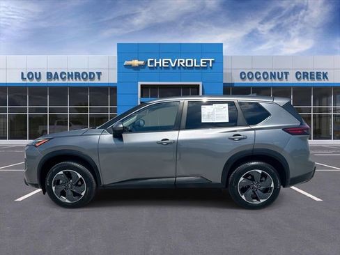 Used 2024 Nissan Rogue SV image 5