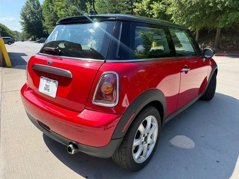 Used 2010 MINI Cooper Hardtop FWD image 2