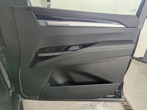 Used 2025 Cadillac Escalade ESV Sport w/ Touring Package image 22