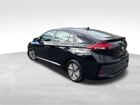 Used 2022 Hyundai Ioniq SE image 6