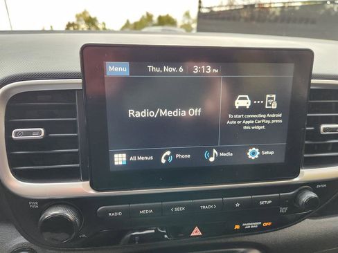 Certified 2024 Hyundai Venue SEL image 32