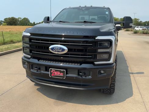 Used 2025 Ford F350 Platinum AWD/4WD image 4