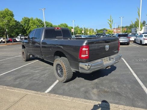 Used 2024 RAM 2500 Tradesman w/ Chrome Appearance Group AWD/4WD image 10
