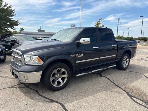 Used 2018 RAM 1500 Laramie w/ Convenience Group AWD/4WD image 2