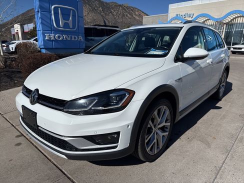 Used 2019 Volkswagen Golf Alltrack SEL image 1
