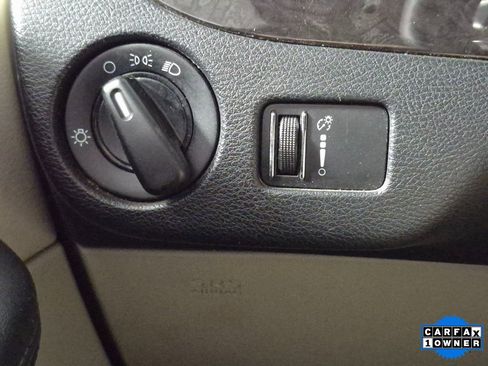 Used 2014 Dodge Grand Caravan American Value Package w/ UConnect Hands-Free Group image 16