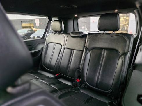 Used 2024 Jeep Wagoneer L Series II w/ Flexible Seating Group RWD image 19