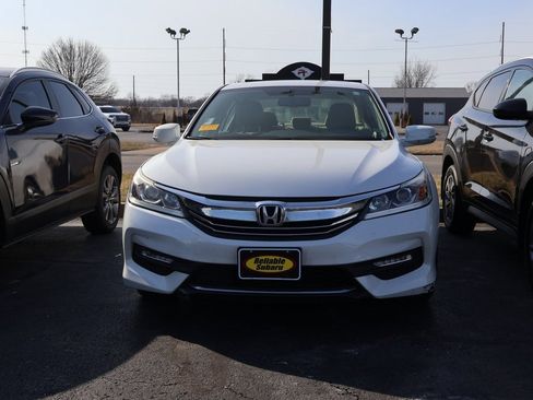 Used 2017 Honda Accord EX-L image 7