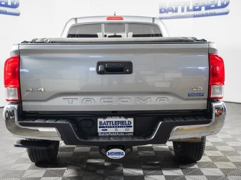 Used 2017 Toyota Tacoma SR5 image 5