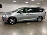 Used 2019 Chrysler Pacifica Touring-L image 2
