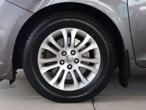 Used 2014 Toyota Sienna XLE w/ XLE Premium Package FWD image 5
