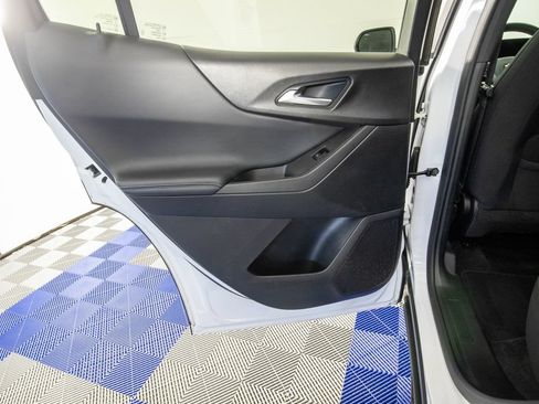 Used 2025 Chevrolet Equinox LT FWD image 12