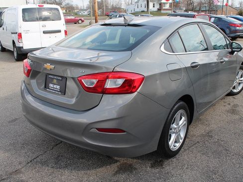 Used 2017 Chevrolet Cruze LT image 5