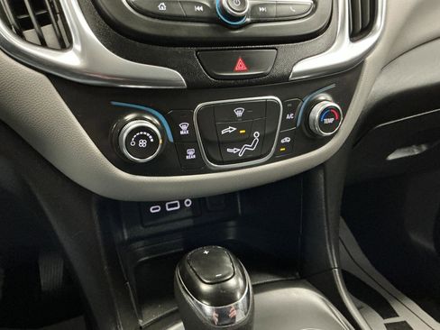 Used 2019 Chevrolet Equinox LT image 16
