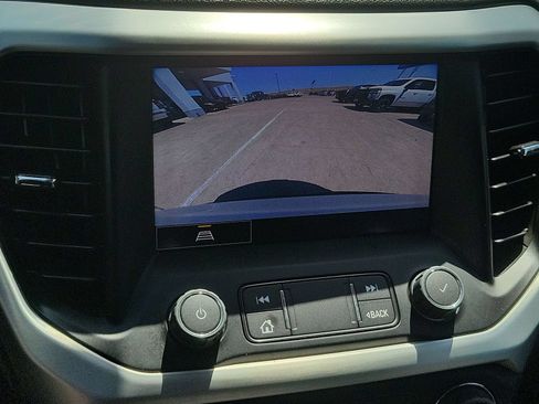 Used 2023 GMC Acadia SLT FWD image 15