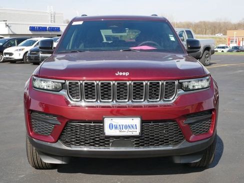 New 2026 Jeep Grand Cherokee Laredo AWD/4WD image 2