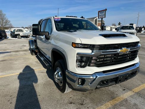 Used 2024 Chevrolet Silverado 3500 LT w/ Convenience Package image 10