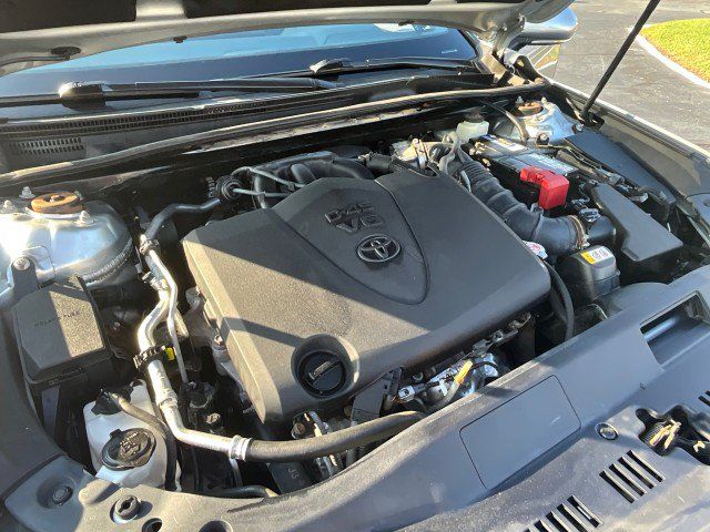 Used 2019 Toyota Avalon XLE w/ Moonroof Package FWD image 8