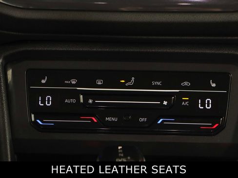 Used 2024 Volkswagen Tiguan SE image 20