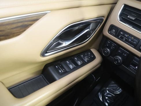 Used 2021 Chevrolet Tahoe Premier w/ Premium Package image 31