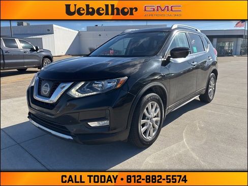 Used 2017 Nissan Rogue SV w/ SV Premium Package image 1