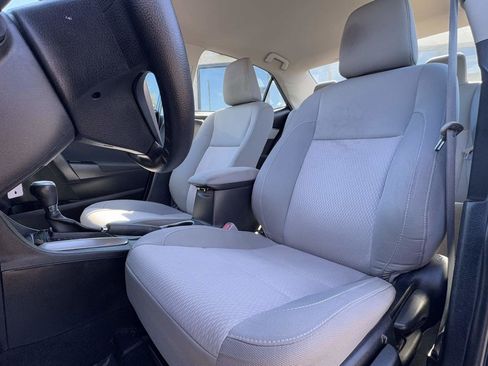 Used 2015 Toyota Corolla LE image 21