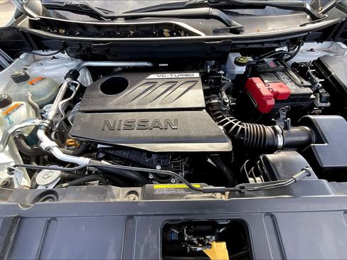 Used 2024 Nissan Rogue SV image 30