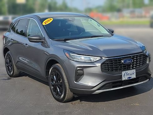 Used 2024 Ford Escape Active AWD/4WD image 9