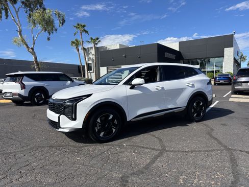 Certified 2026 Kia Sportage LX FWD image 6