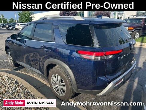 Certified 2025 Nissan Pathfinder SL FWD image 3
