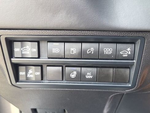 Used 2024 Toyota Tundra Platinum image 25