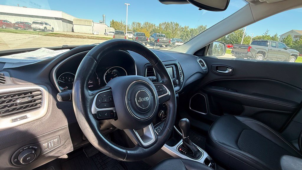 Used 2018 Jeep Compass Latitude FWD image 8