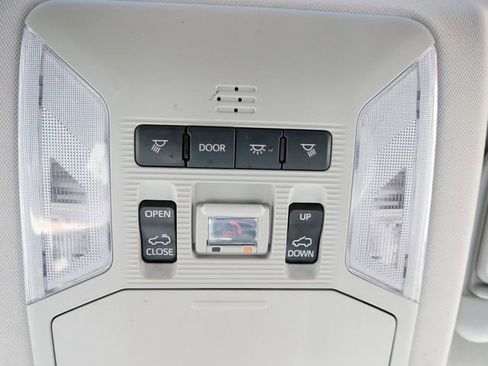 Used 2022 Toyota RAV4 XLE Premium AWD/4WD image 20