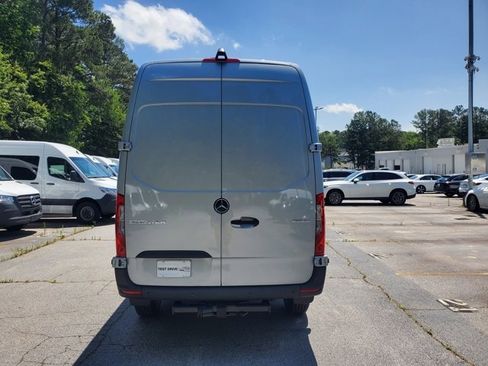 Used 2025 Mercedes-Benz Sprinter 2500 image 5