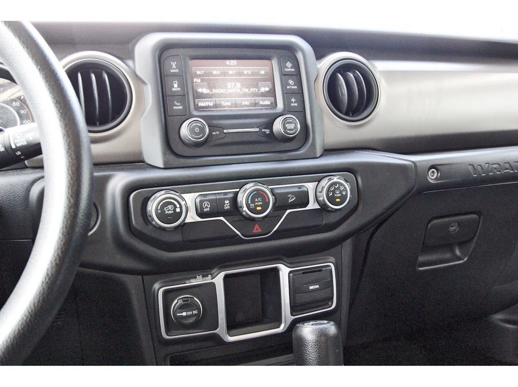 Used 2018 Jeep Wrangler Unlimited Sport AWD/4WD image 28