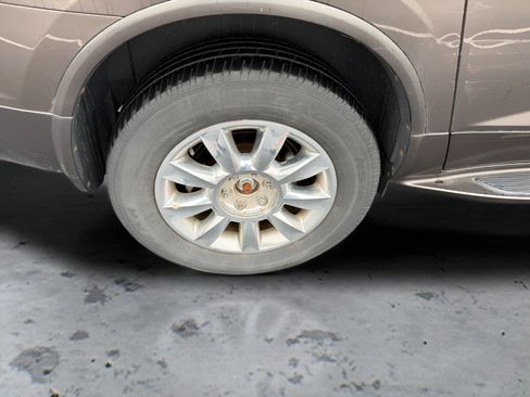Used 2011 Buick Enclave CXL AWD/4WD image 35
