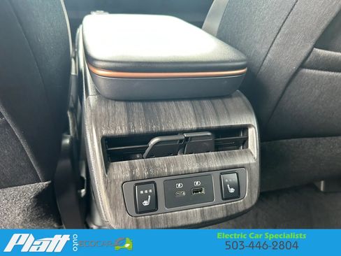 Used 2023 Nissan Ariya FWD image 30