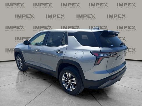 Used 2026 Chevrolet Equinox LT FWD image 3