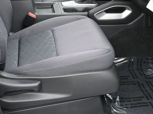 Certified 2025 Nissan Frontier SV image 7