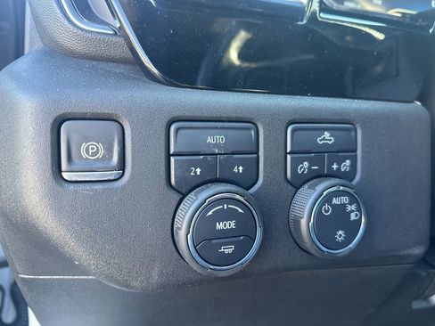 Used 2022 Chevrolet Silverado 1500 LT image 22