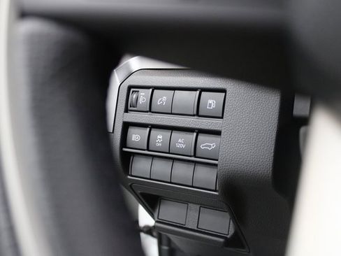 Used 2025 Toyota 4Runner TRD Off-Road Premium image 34