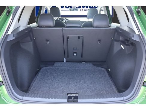 Used 2026 Volkswagen Taos SE FWD image 19
