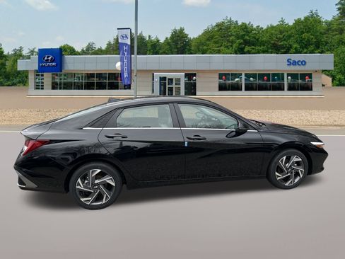 New 2025 Hyundai Elantra Limited FWD image 4