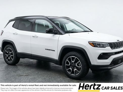 Used 2025 Jeep Compass Trailhawk AWD/4WD image 1