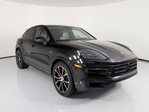 Certified 2025 Porsche Cayenne S AWD/4WD image 13