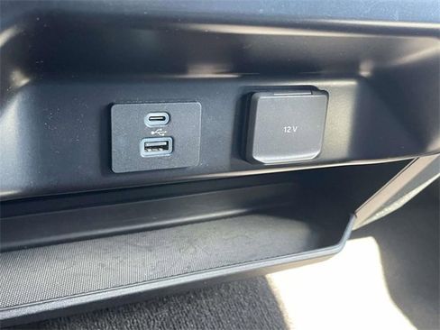 Used 2021 Ford F150 XLT image 24