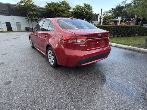 Used 2021 Toyota Corolla LE FWD image 4